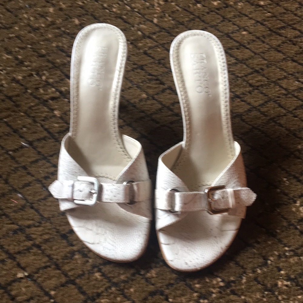Women’s heel slides